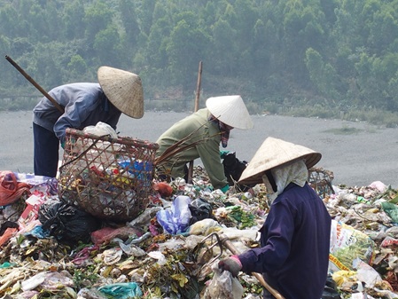 Khan Son landfill